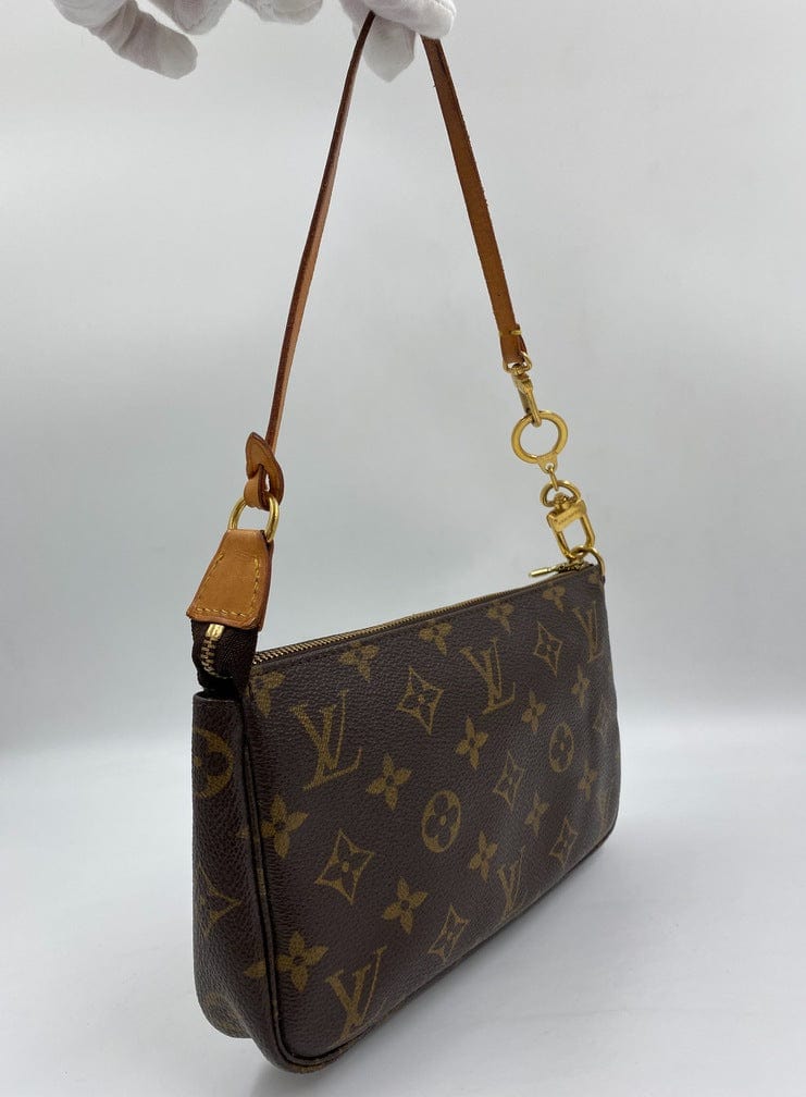 Louis Vuitton Pochette Clutch