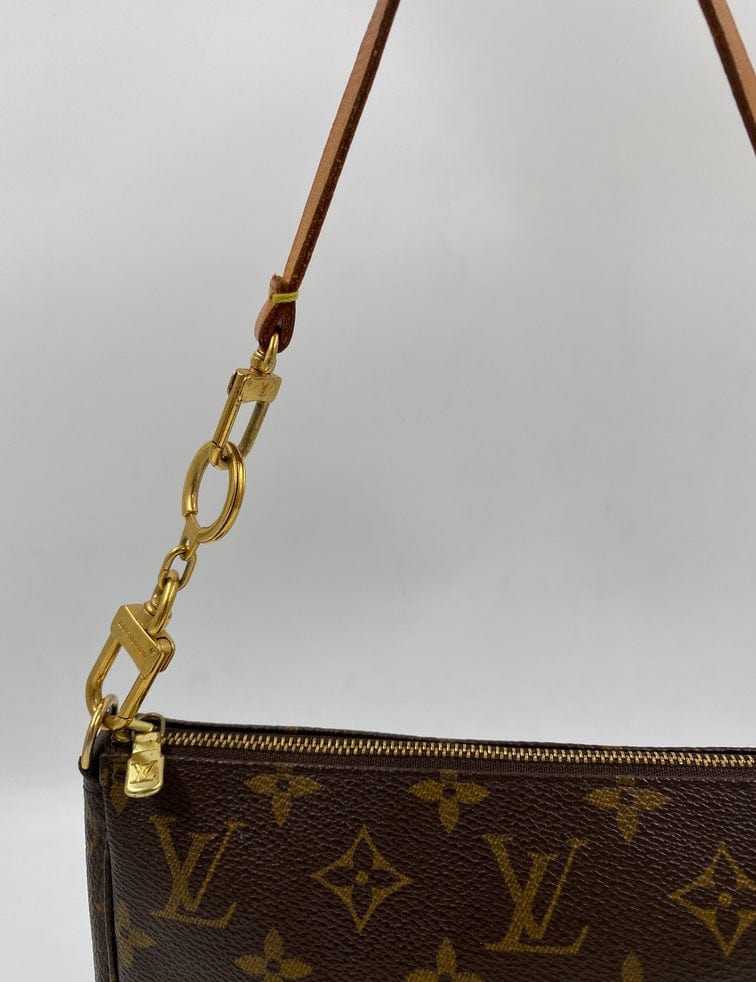 Louis Vuitton Pochette Clutch