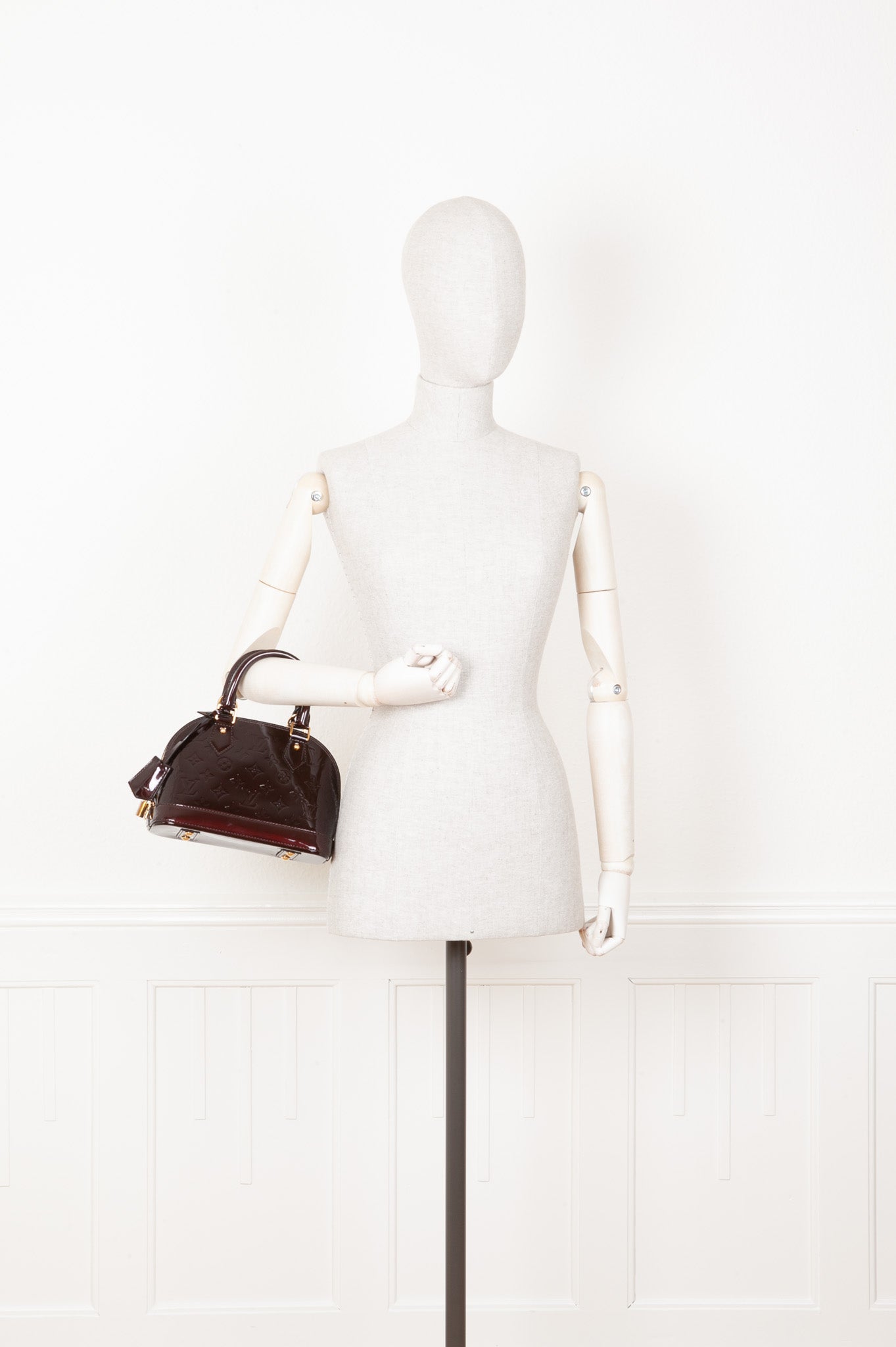 LOUIS VUITTON Alma BB MNG Vernis Amarante 2012 Handbag