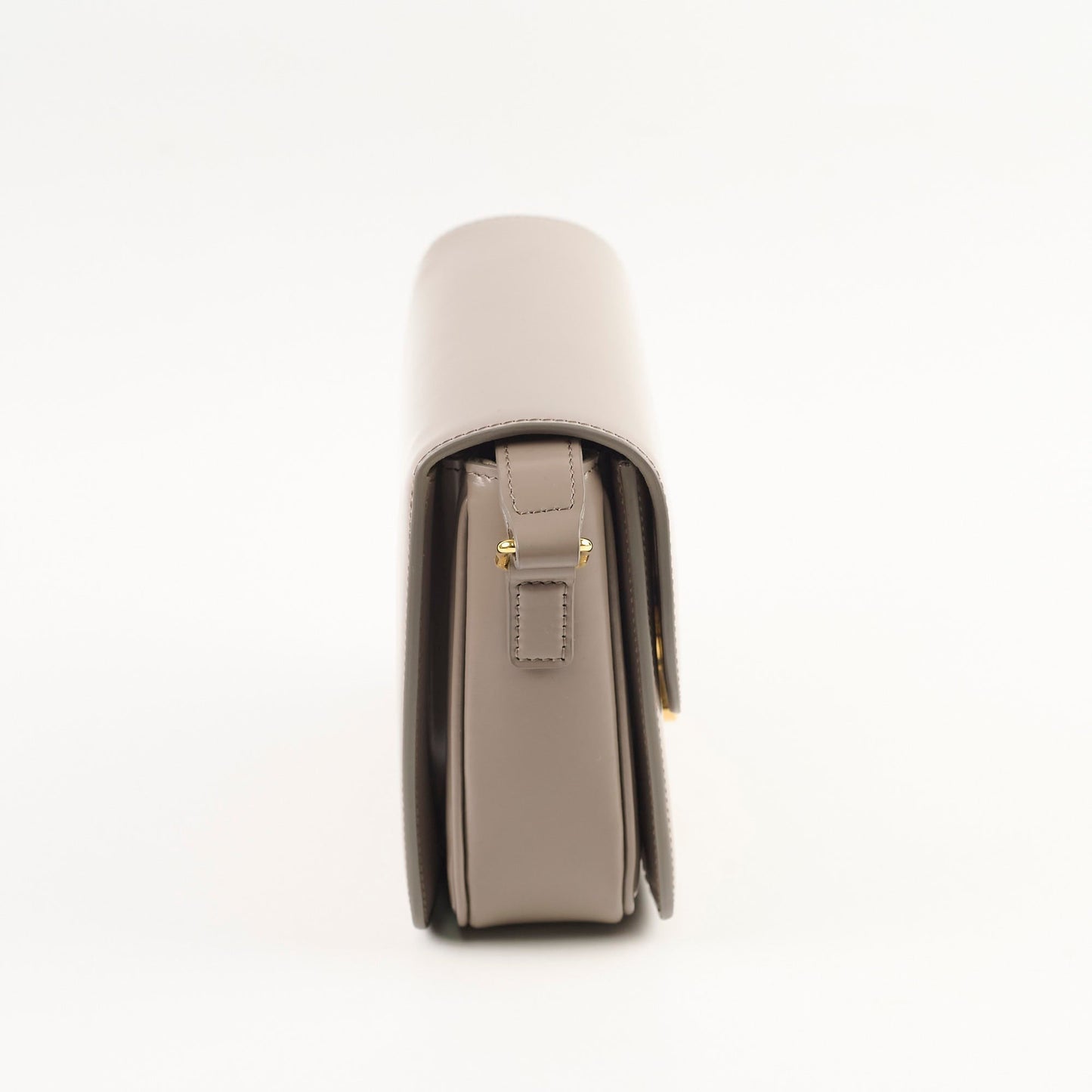 Luxury CELINE Classique Medium Triomphe Bag Pebble