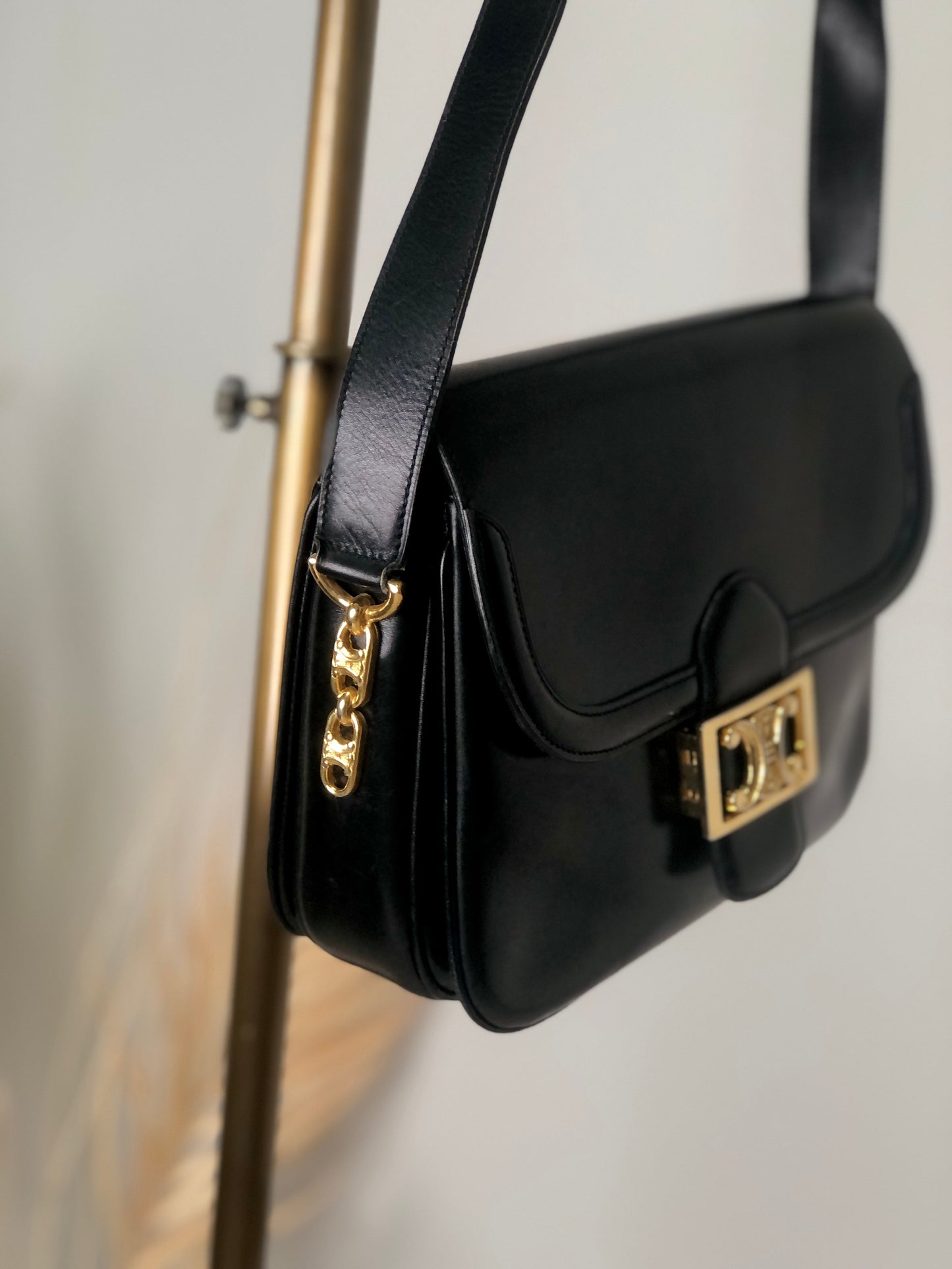 CELINE Triomphe Leather Shoulder bag Black t667pp