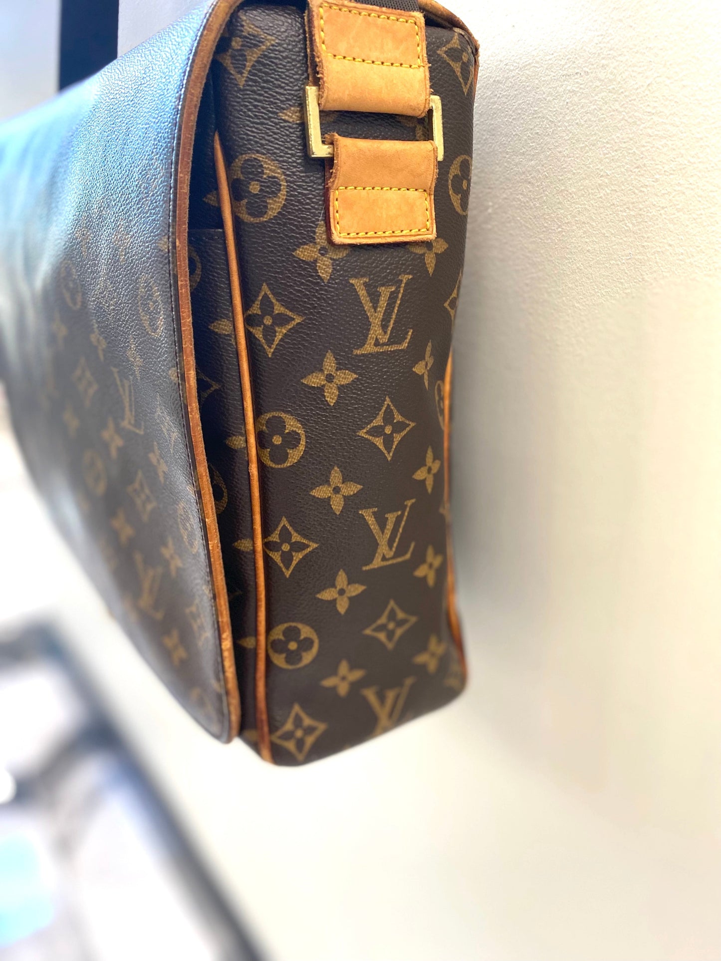 LOUIS VUITTON MONOGRAM ABBESSES MESSENGER BAG