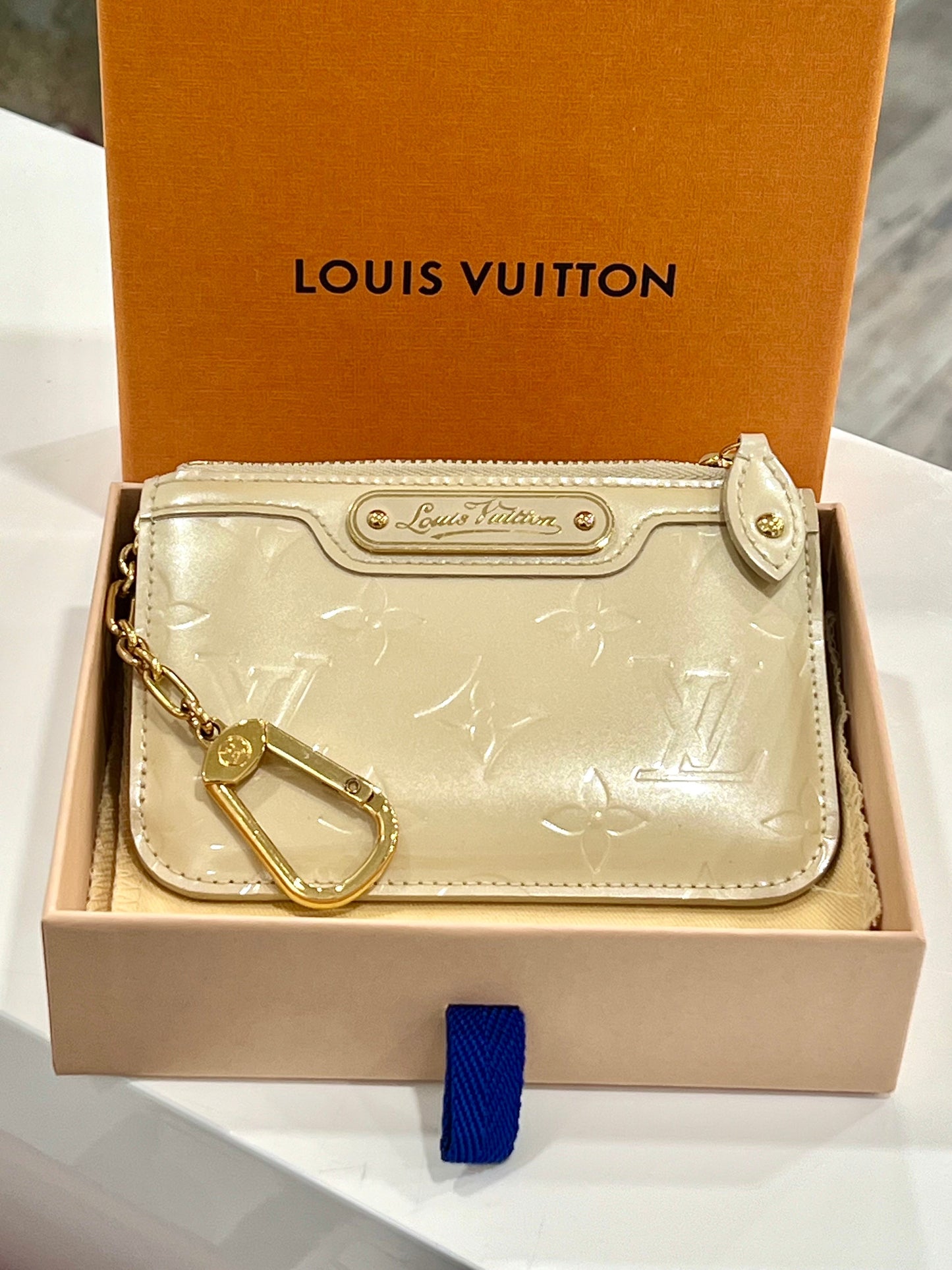 LOUIS VUITTON VERNIS KEY POUCH