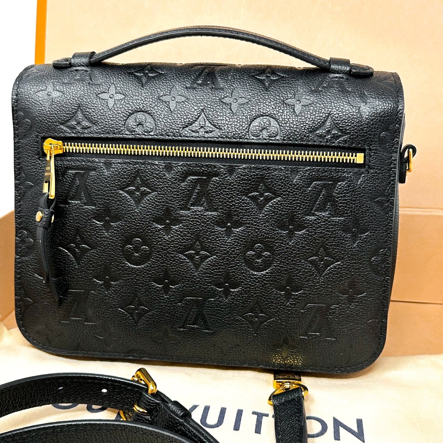 LOUIS VUITTON Empreinte Pochette Metis Black Clutch