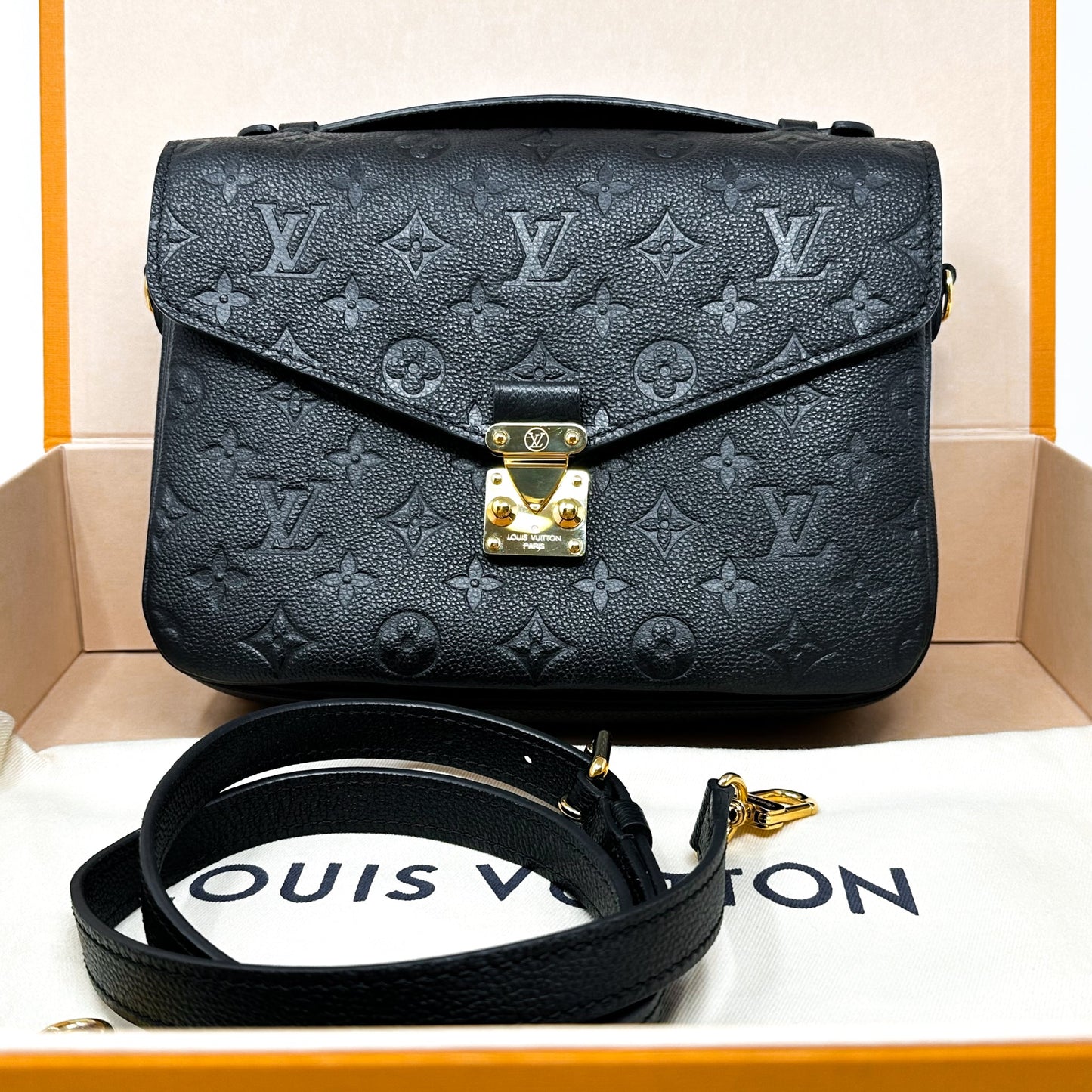 LOUIS VUITTON Empreinte Pochette Metis Black Clutch