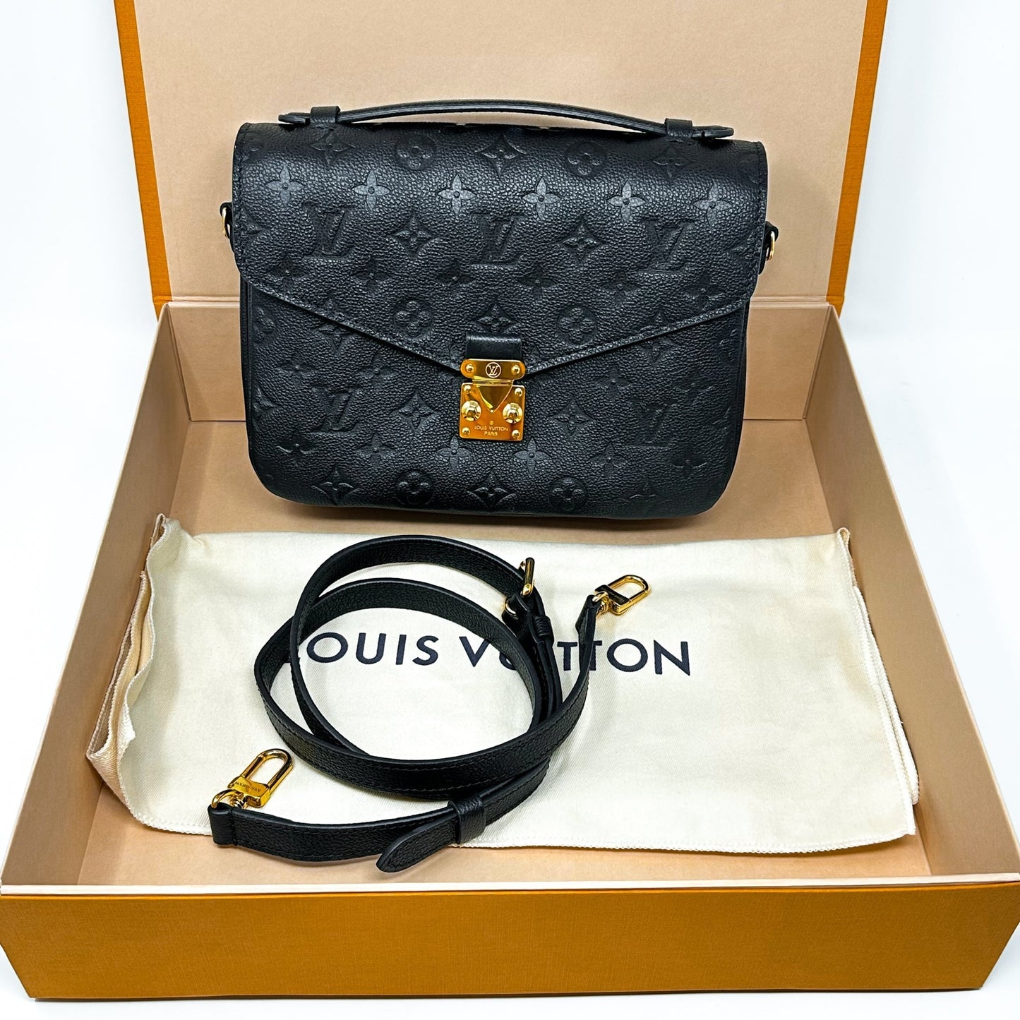 LOUIS VUITTON Empreinte Pochette Metis Black Clutch