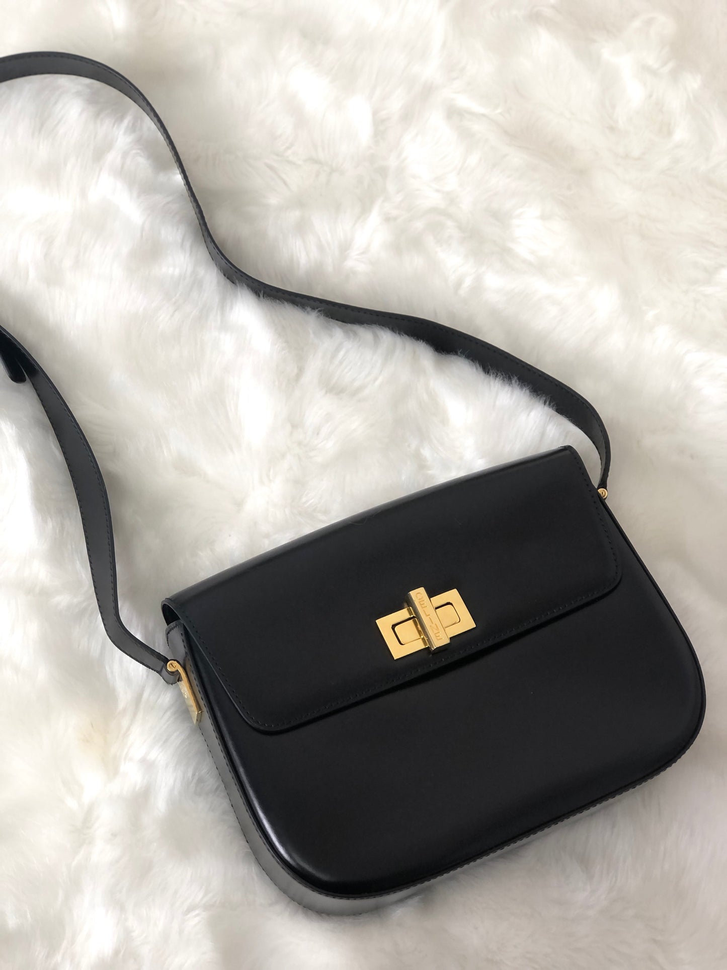 CELINE Turn Lock Leather Shoulder bag Black igkid8