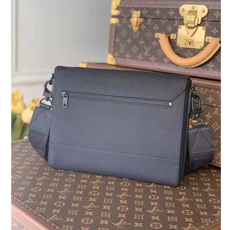 Louis Vuitton LV Aerogram Messenger Black Grained Calf Cowhide Leather Textile Lining Handbag