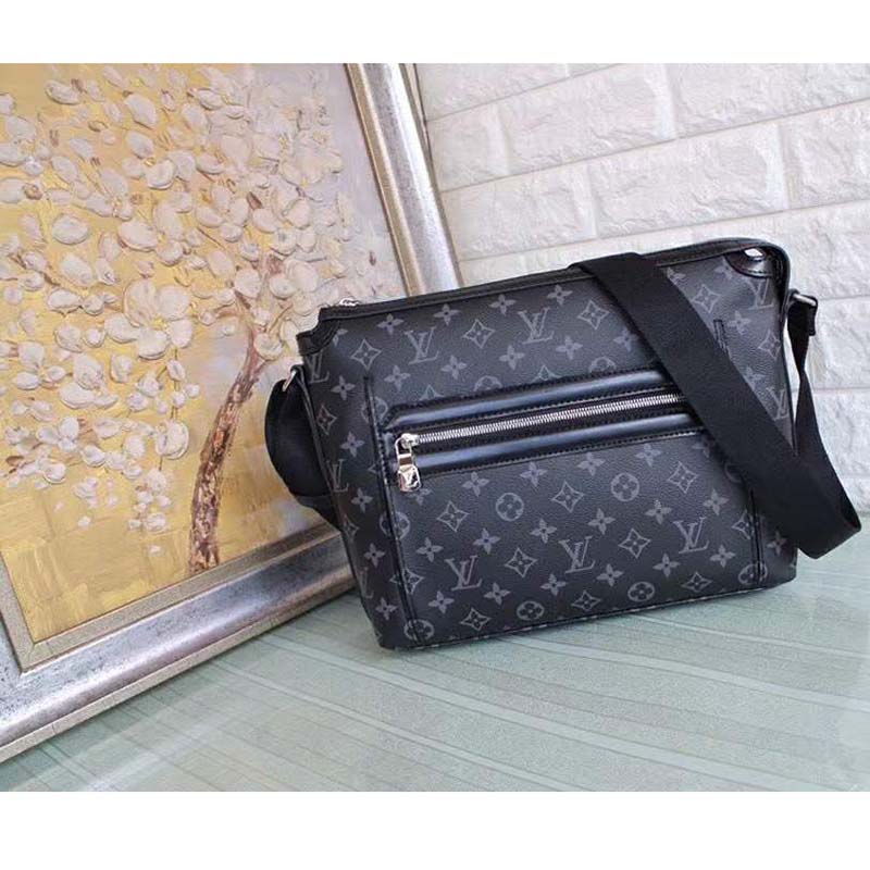 Louis Vuitton LV Men Odyssey Messenger PM Monogram Eclipse Coated Canvas Handbag