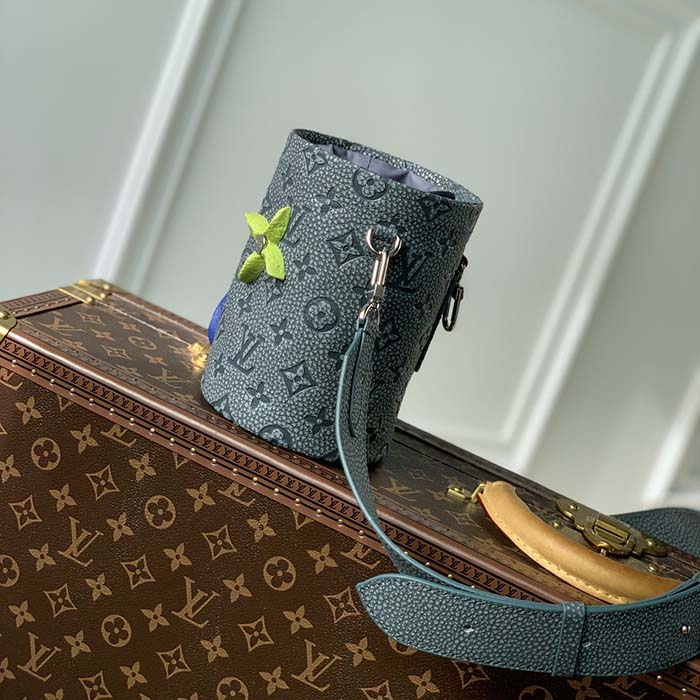 Louis Vuitton LV Unisex Chalk Pouch Granite Taurillon Monogram Embossed Cowhide Leather Clutch