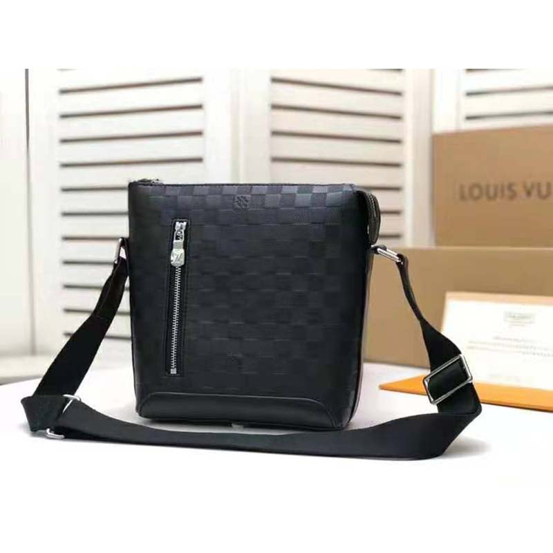 Louis Vuitton LV Unisex Discovery Messenger BB Damier Infini Cowhide Leather-Black Handbag
