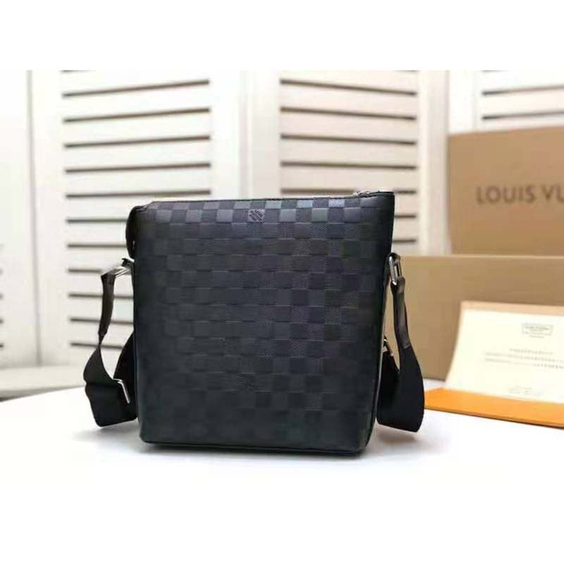 Louis Vuitton LV Unisex Discovery Messenger BB Damier Infini Cowhide Leather-Black Handbag