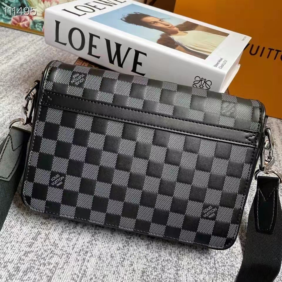 Louis Vuitton LV Unisex Studio Messenger Onyx Damier Infini Leather Cowhide Leather Handbag