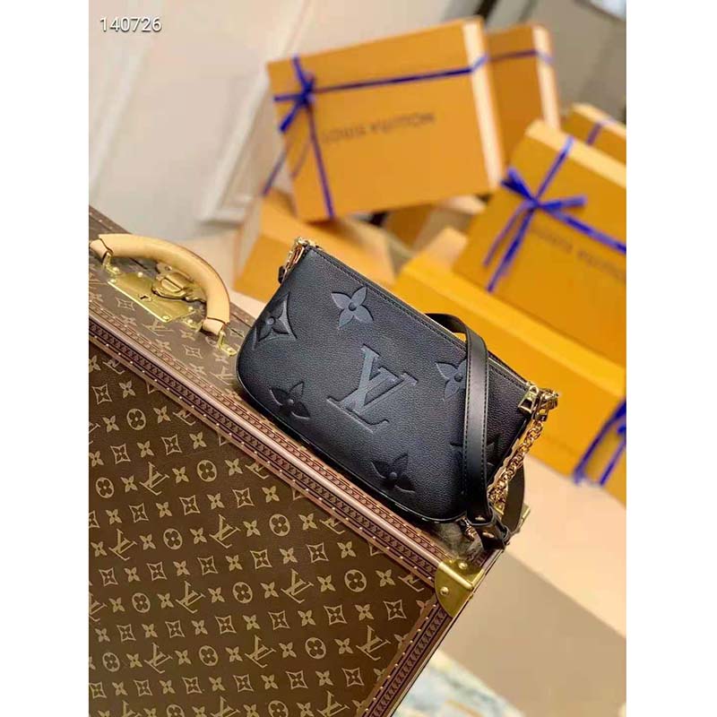 Louis Vuitton LV Women Multi Pochette Accessoires Black Embossed Supple Grained Cowhide Leather Clutch