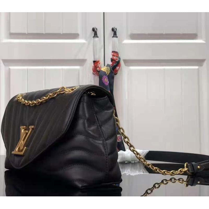 Louis Vuitton LV Women New Wave Multi-Pochette Black Smooth Cowhide Leather Clutch