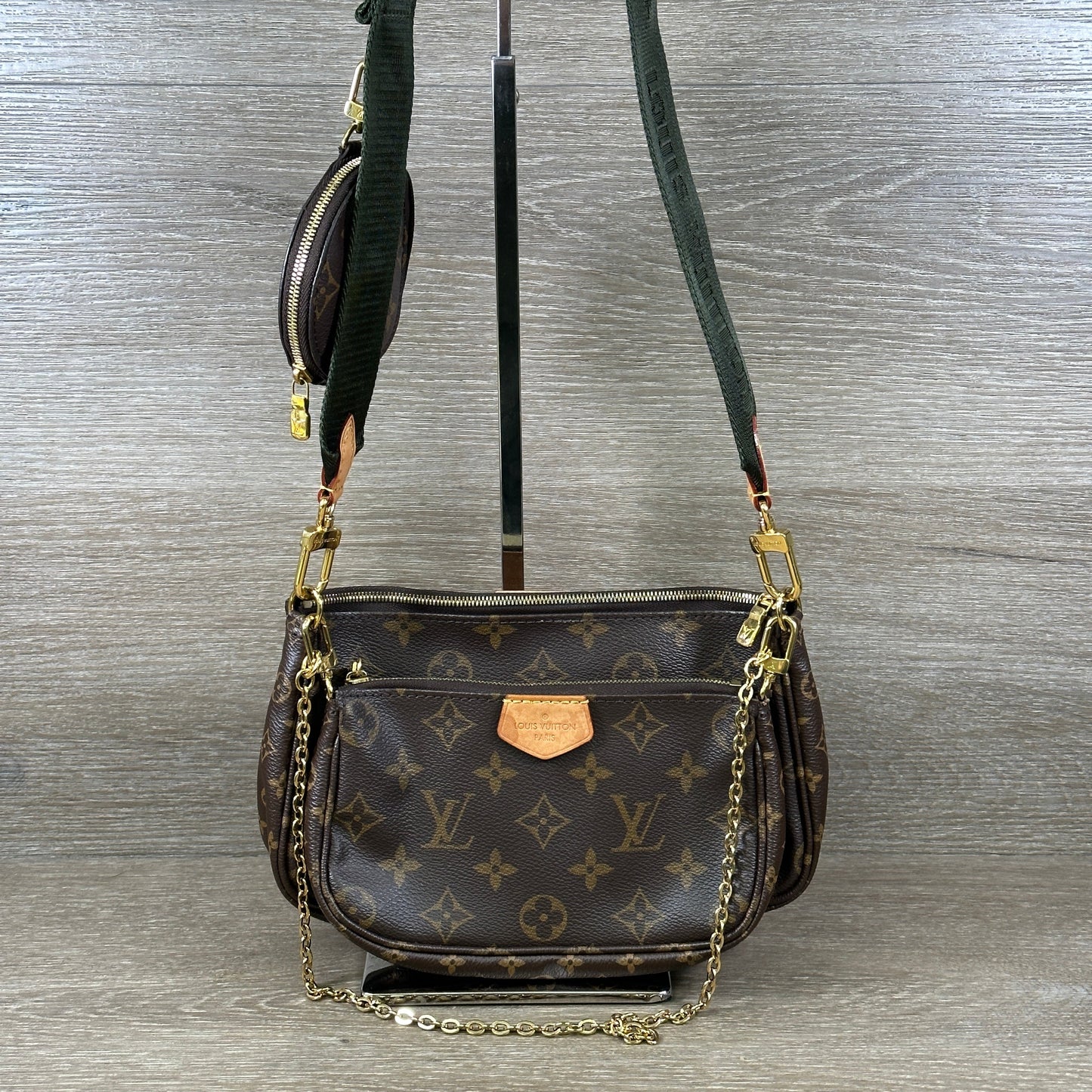 Louis Vuitton Multi Pochette Accessoires Clutch