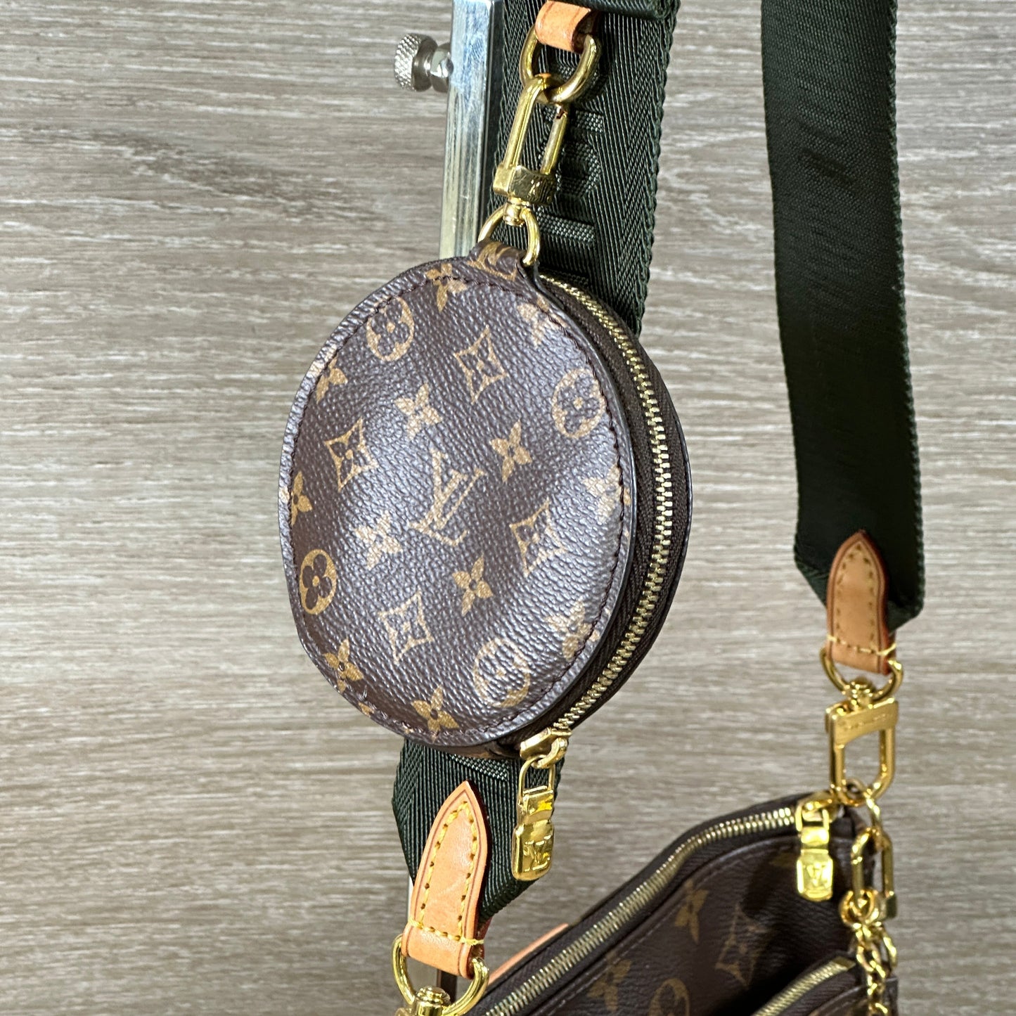 Louis Vuitton Multi Pochette Accessoires Clutch