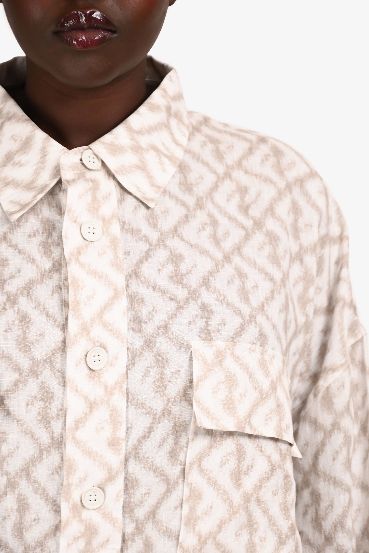 Fendi 2022 White/Beige Graphic Linen V-Neck Pocket Blouse Size 42