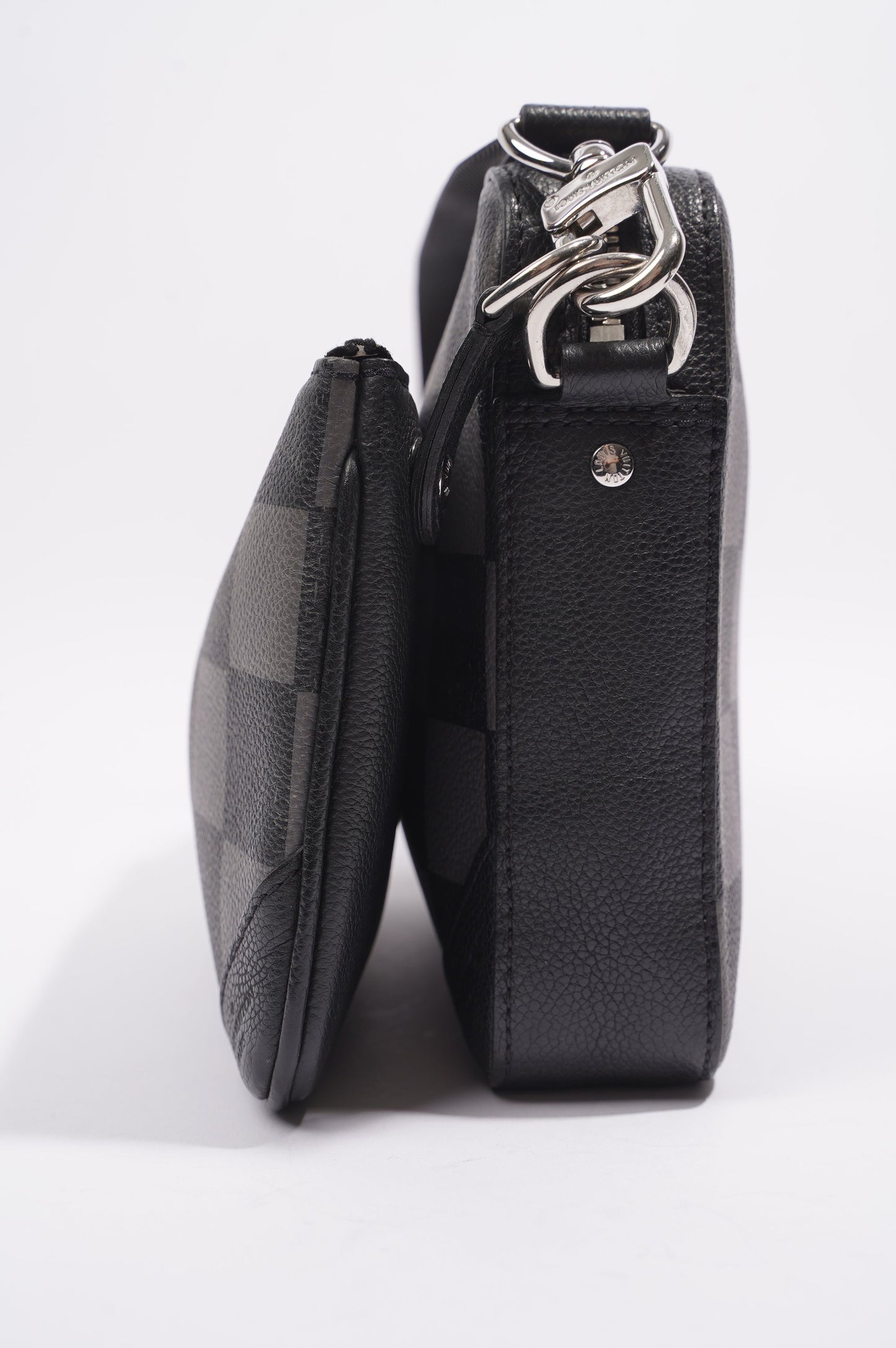 Louis Vuitton Damier Graphite 3D Trio Messenger 3D Monogram Handbag