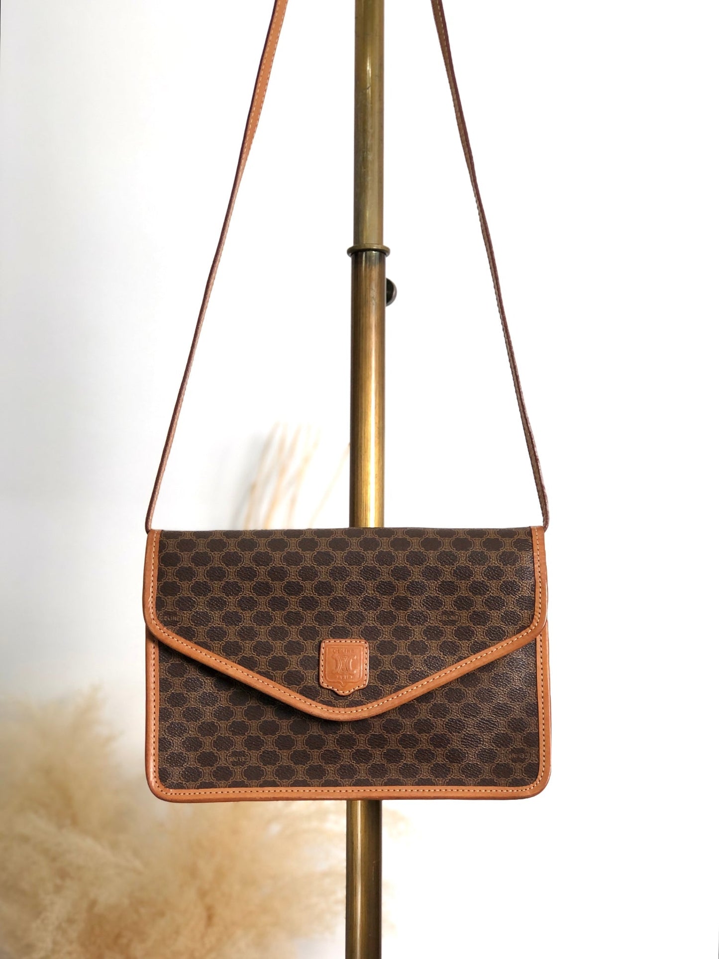 CELINE Shoulder bag Brown tfmjuy
