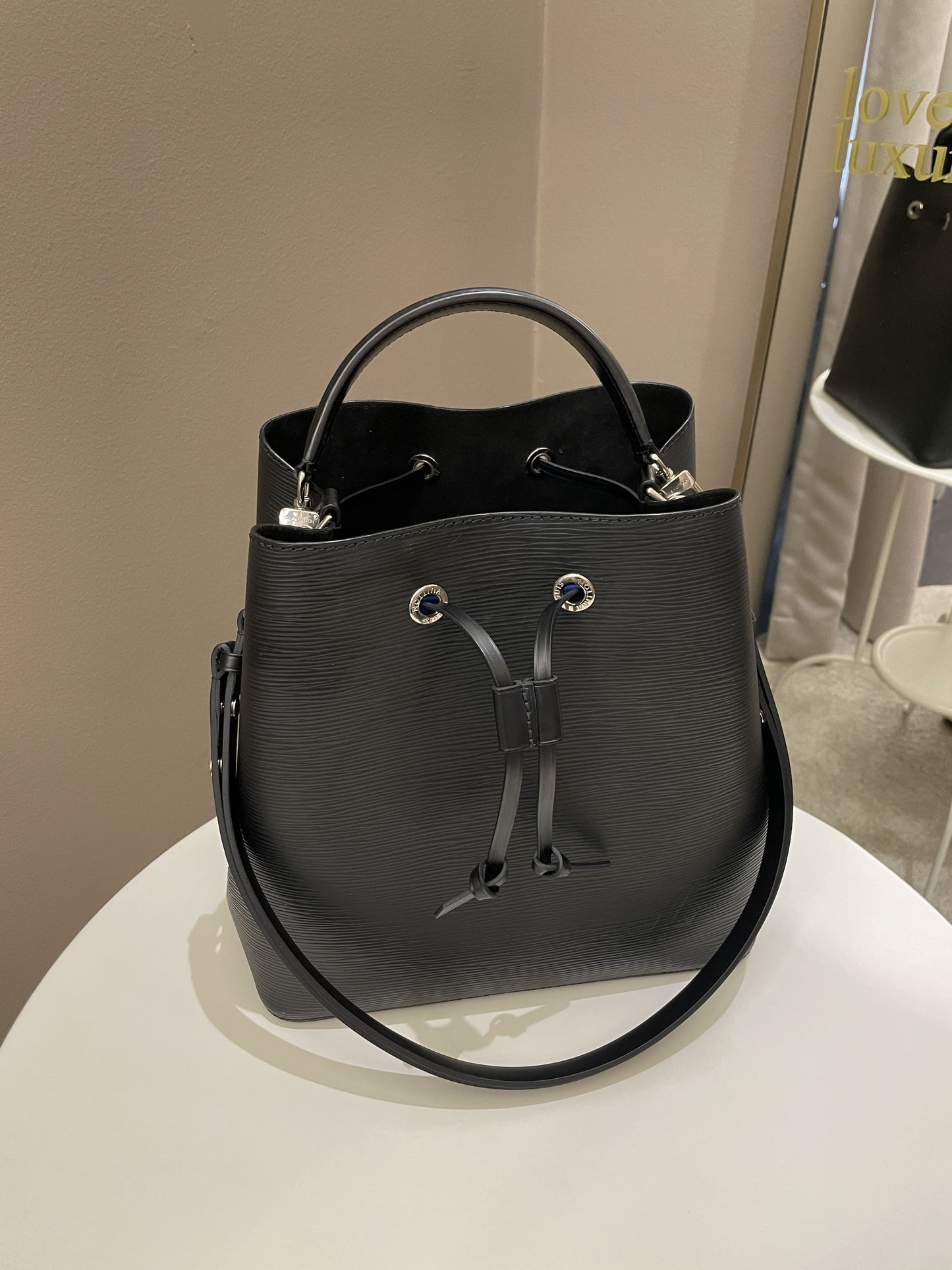 Louis Vuitton Neonoe MM Black Epi Handbag
