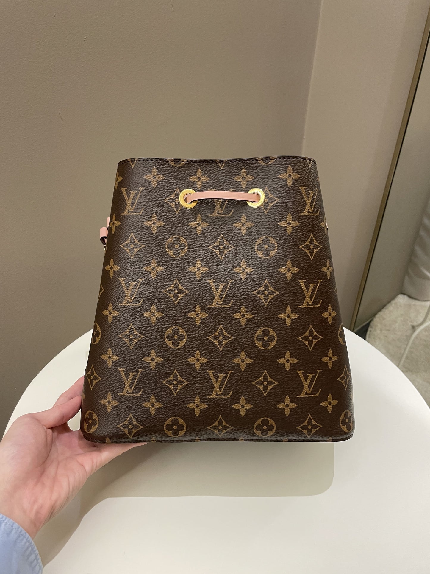 Louis Vuitton Neonoe MM Monogram Rose Poudre Handbag