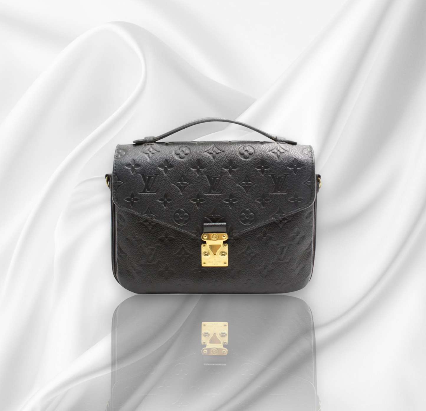 Louis Vuitton Pochette Métis Clutch