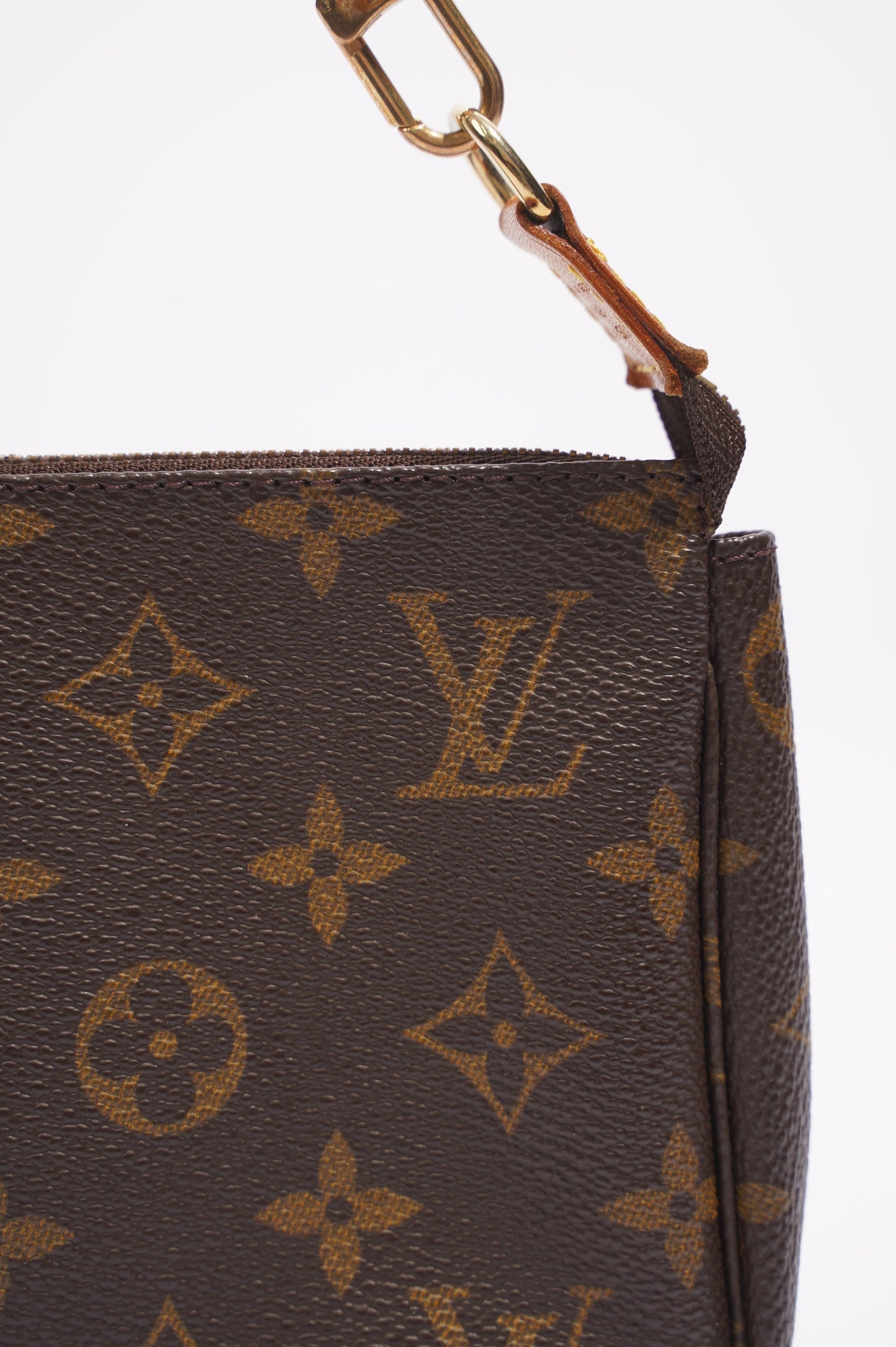 Louis Vuitton Pochette Accessoires Monogram Canvas Clutch