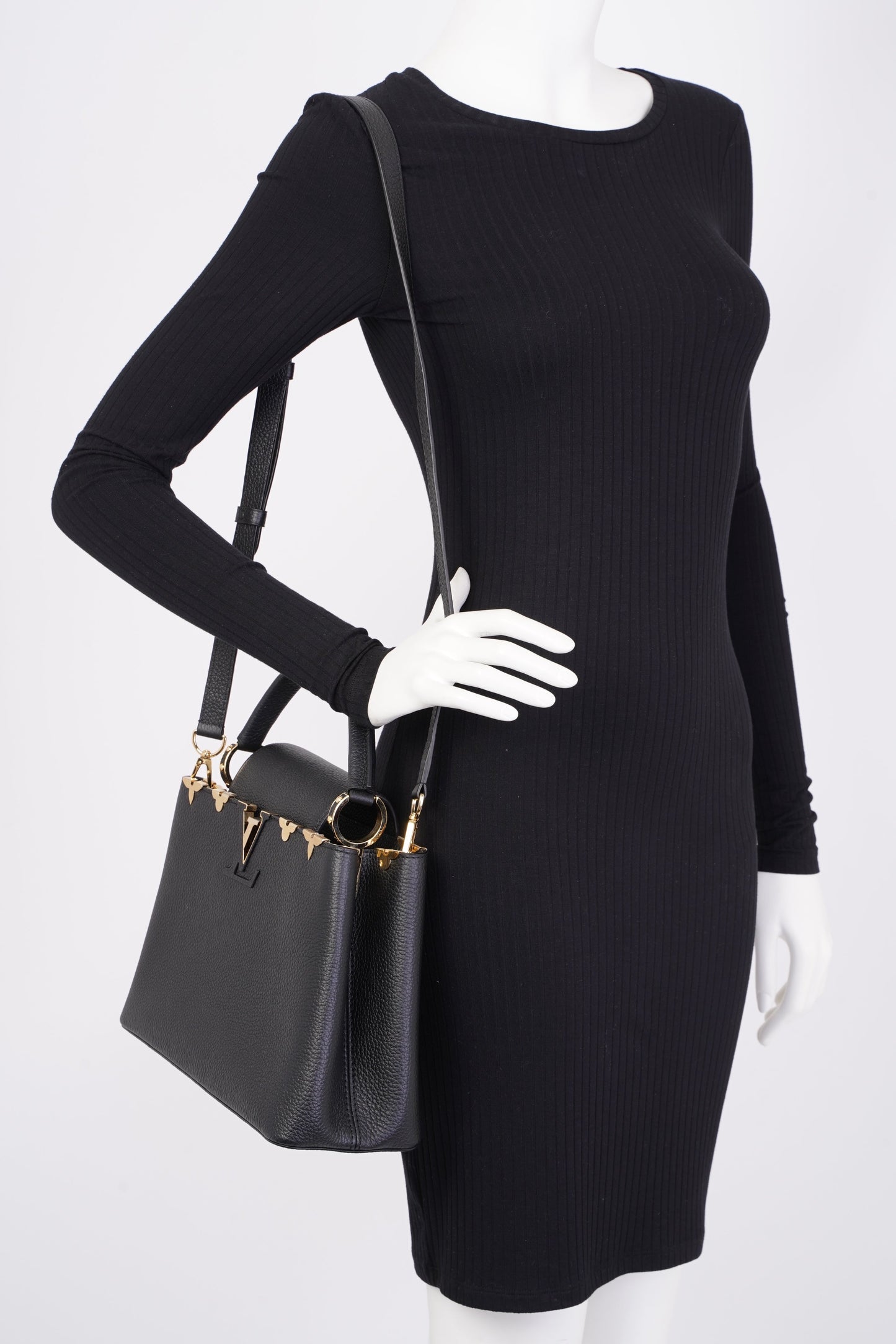 Louis Vuitton Capucines MM Black Taurillon Leather Handbag
