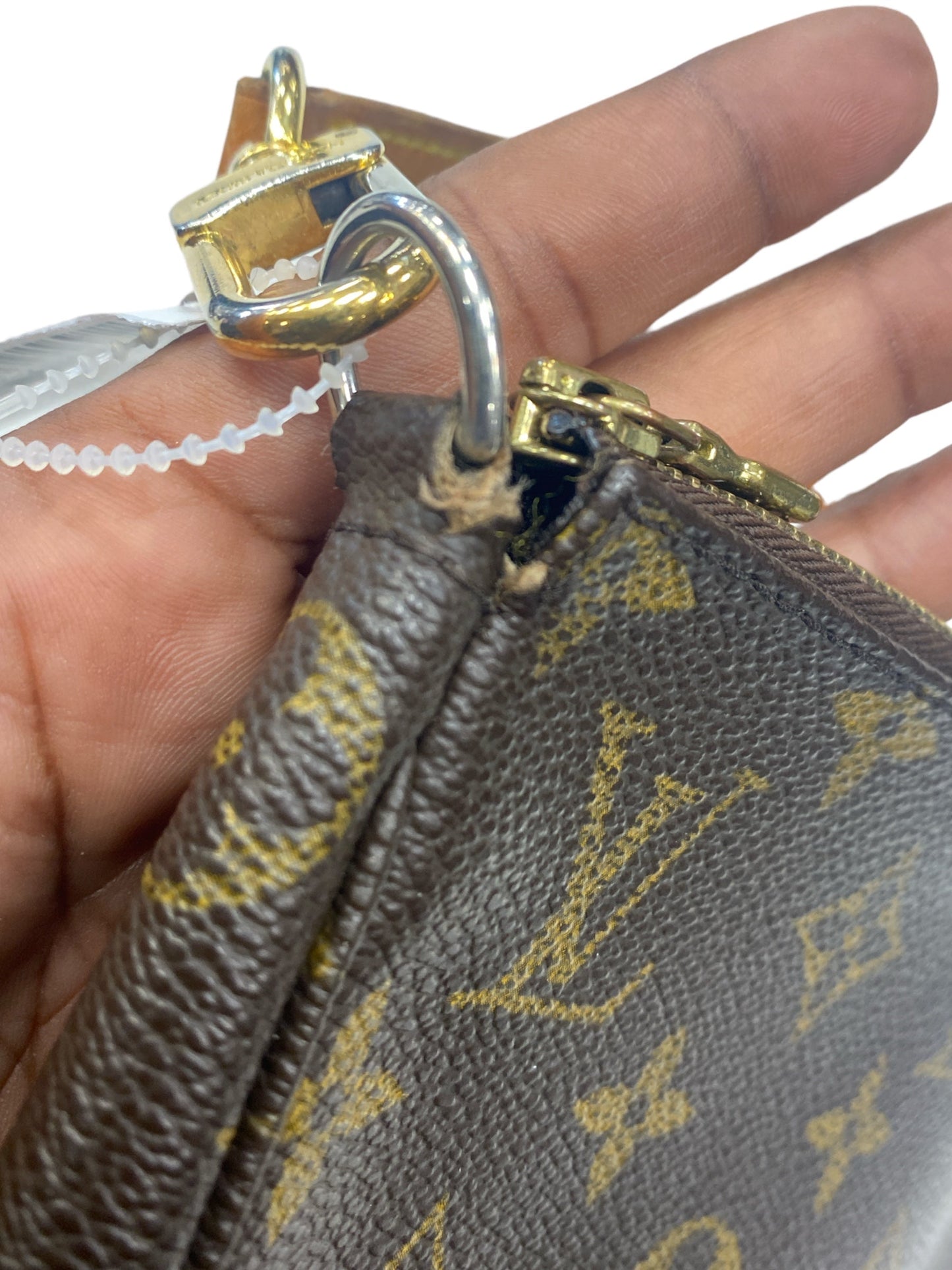 Handbag Luxury Designer By Louis Vuitton Size: Small