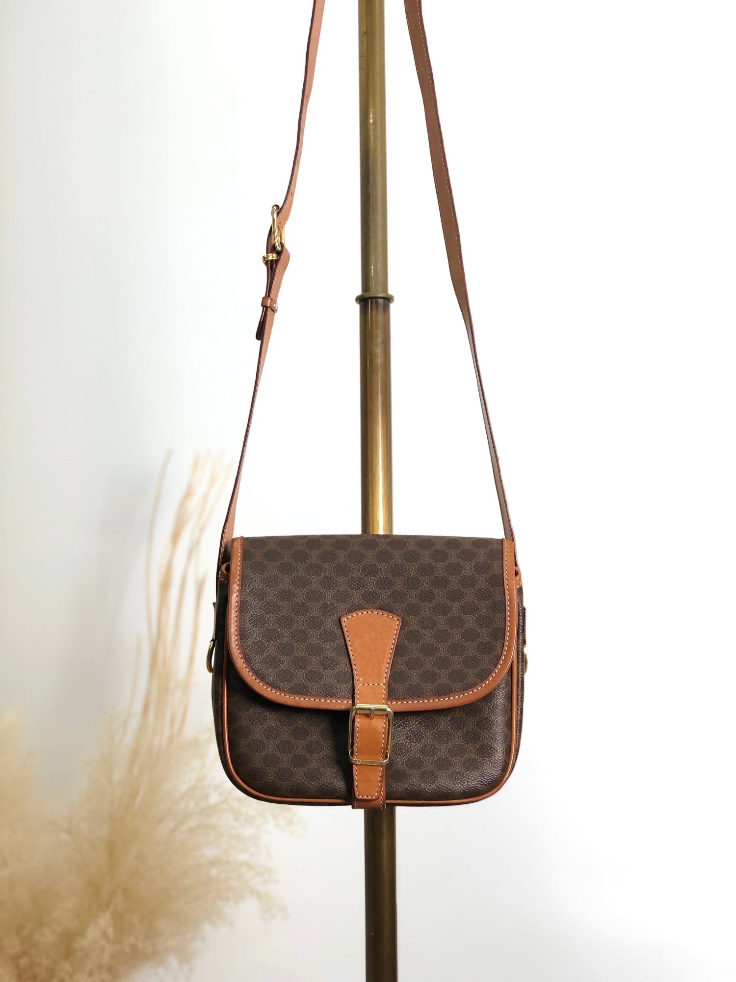 CELINE Macadam Front Buckle Shoulder bag Brown h4fac7