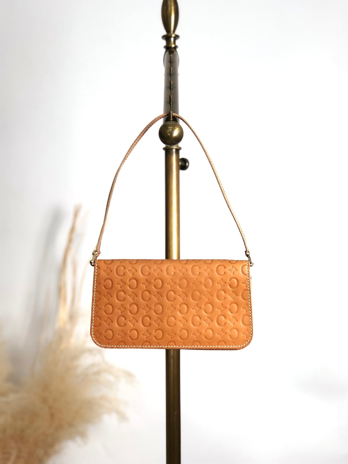 CELINE Shoulder bag Camel endhby