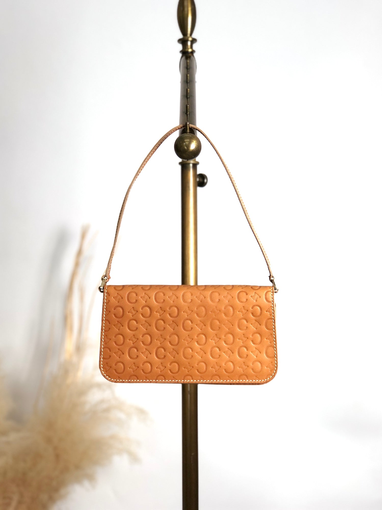 CELINE Shoulder bag Camel endhby