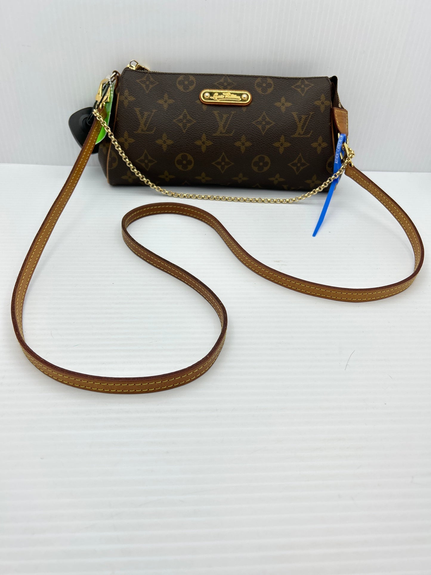 Handbag Luxury Designer By Louis Vuitton Size: Small