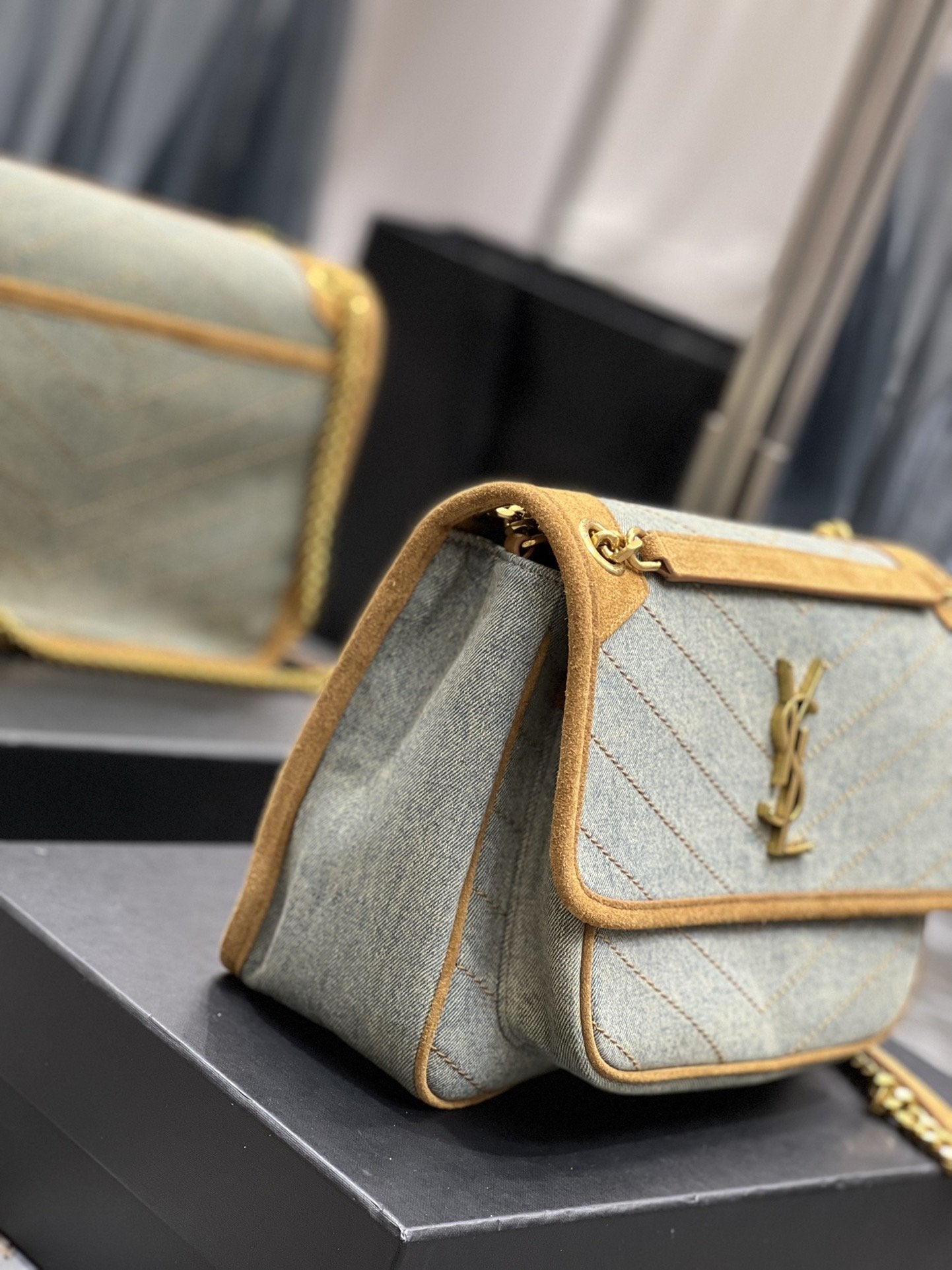Yves Saint Laurent Niki Medium Chain Bag
