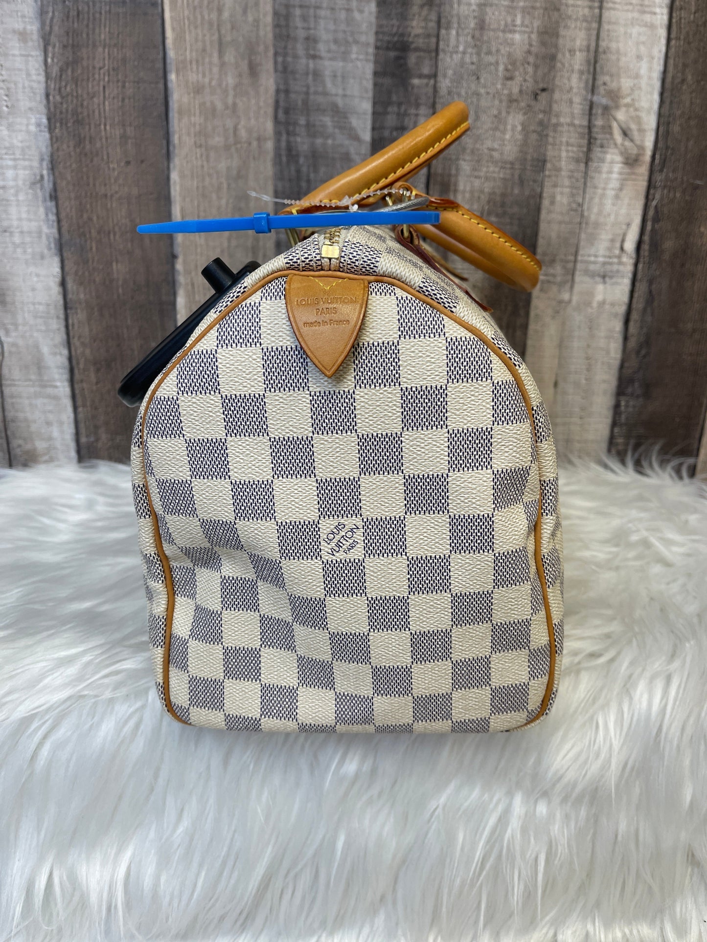 Handbag Luxury Designer By Louis Vuitton Size: Medium