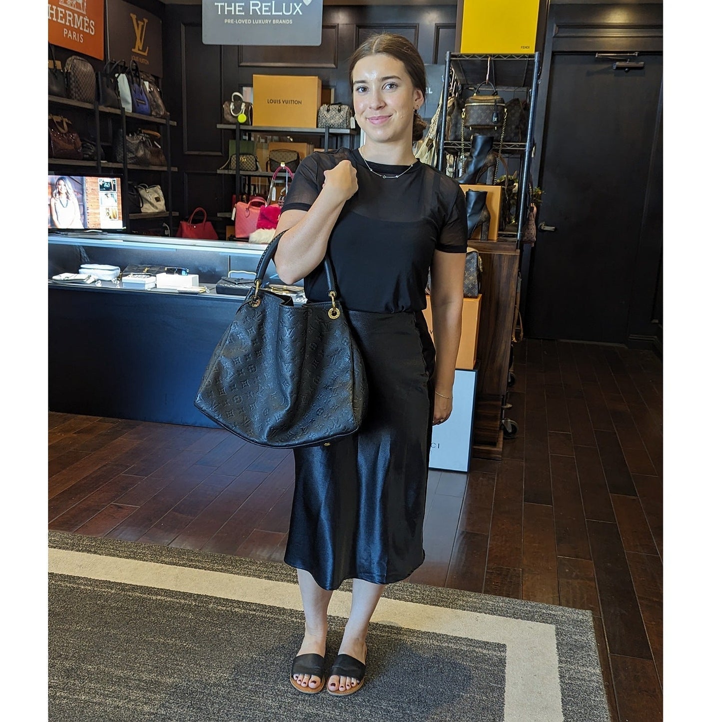 Louis Vuitton Noir Empreinte Monogram Artsy MM Hobo Shoulder Bag