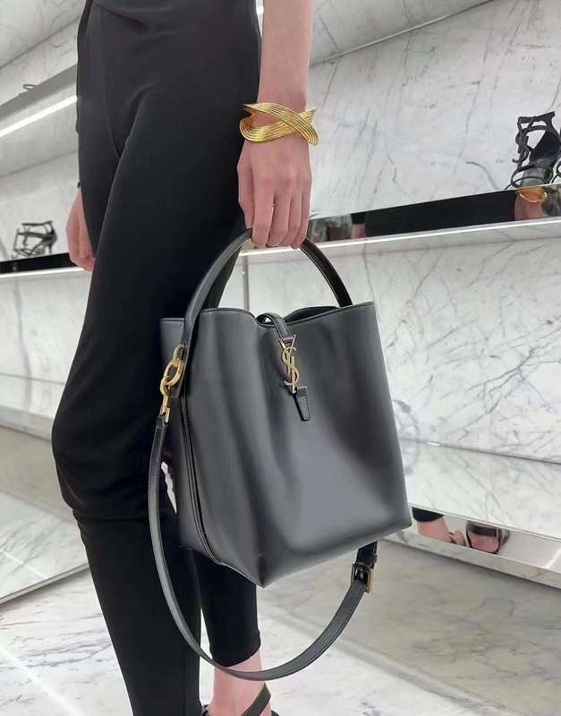 Yves Saint Laurent - Bags 