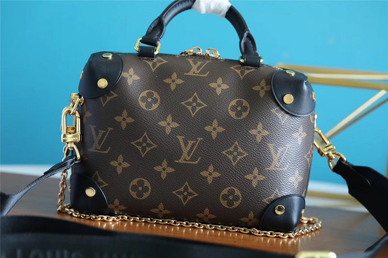 The Franco Shops - Louis Vuittons - 7712