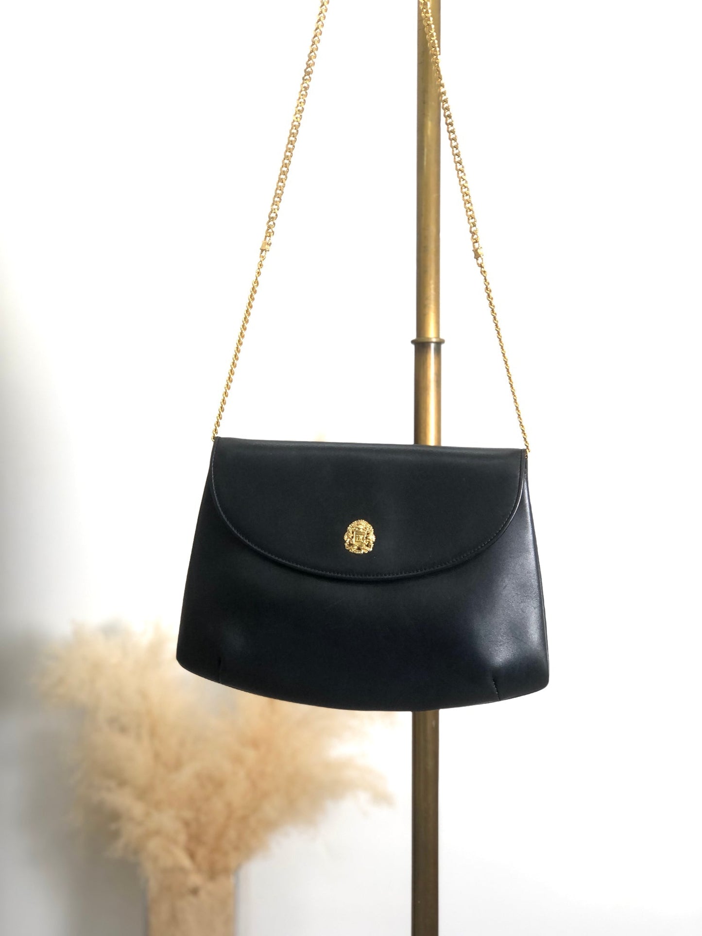 CELINE Emblem Motif Chain Shoulder bag Black hp4pbe