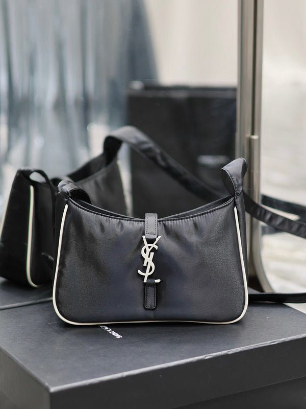 Yves Saint Laurent - Bags
