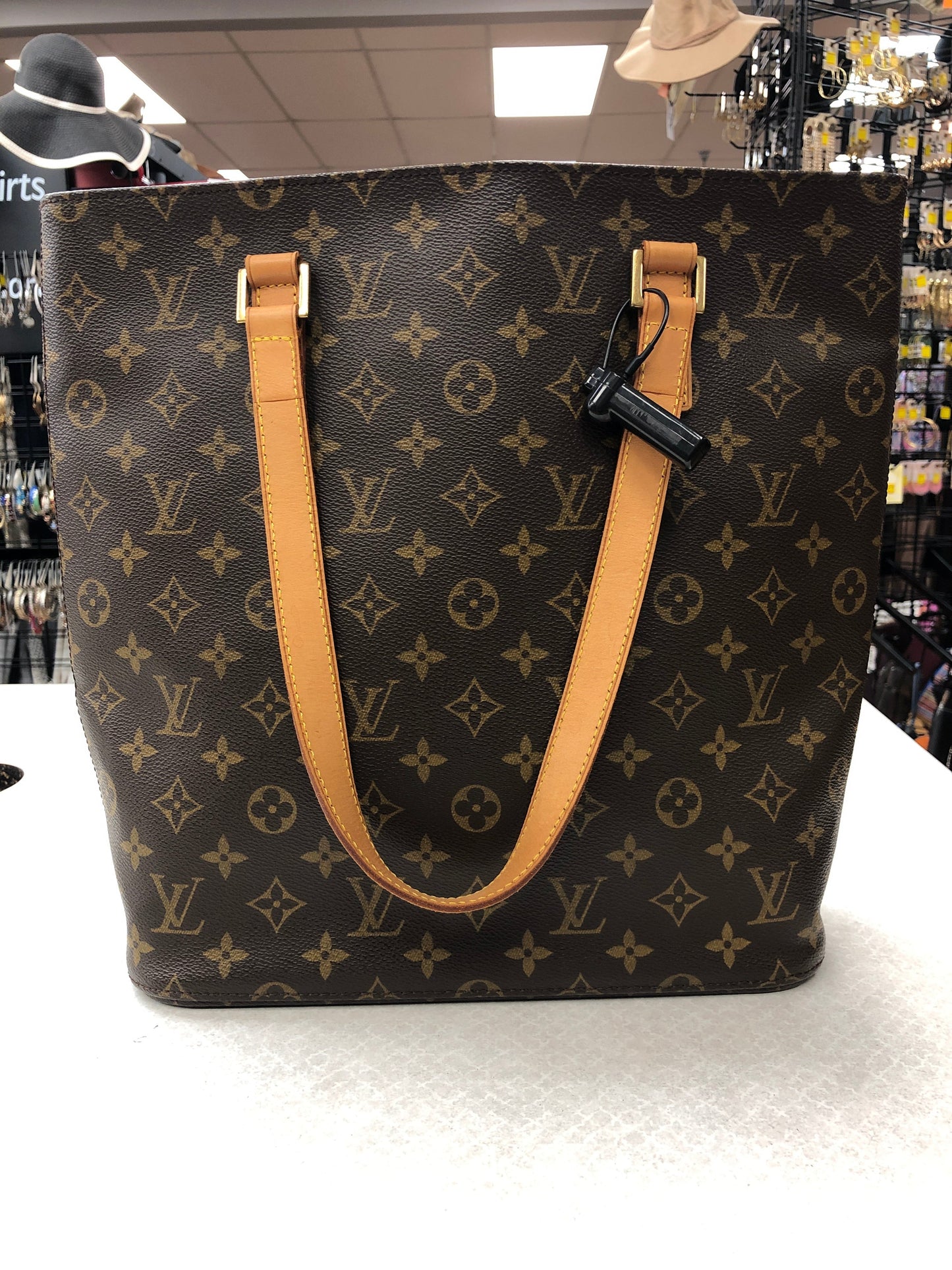 Handbag Luxury Designer By Louis Vuitton Size: Large