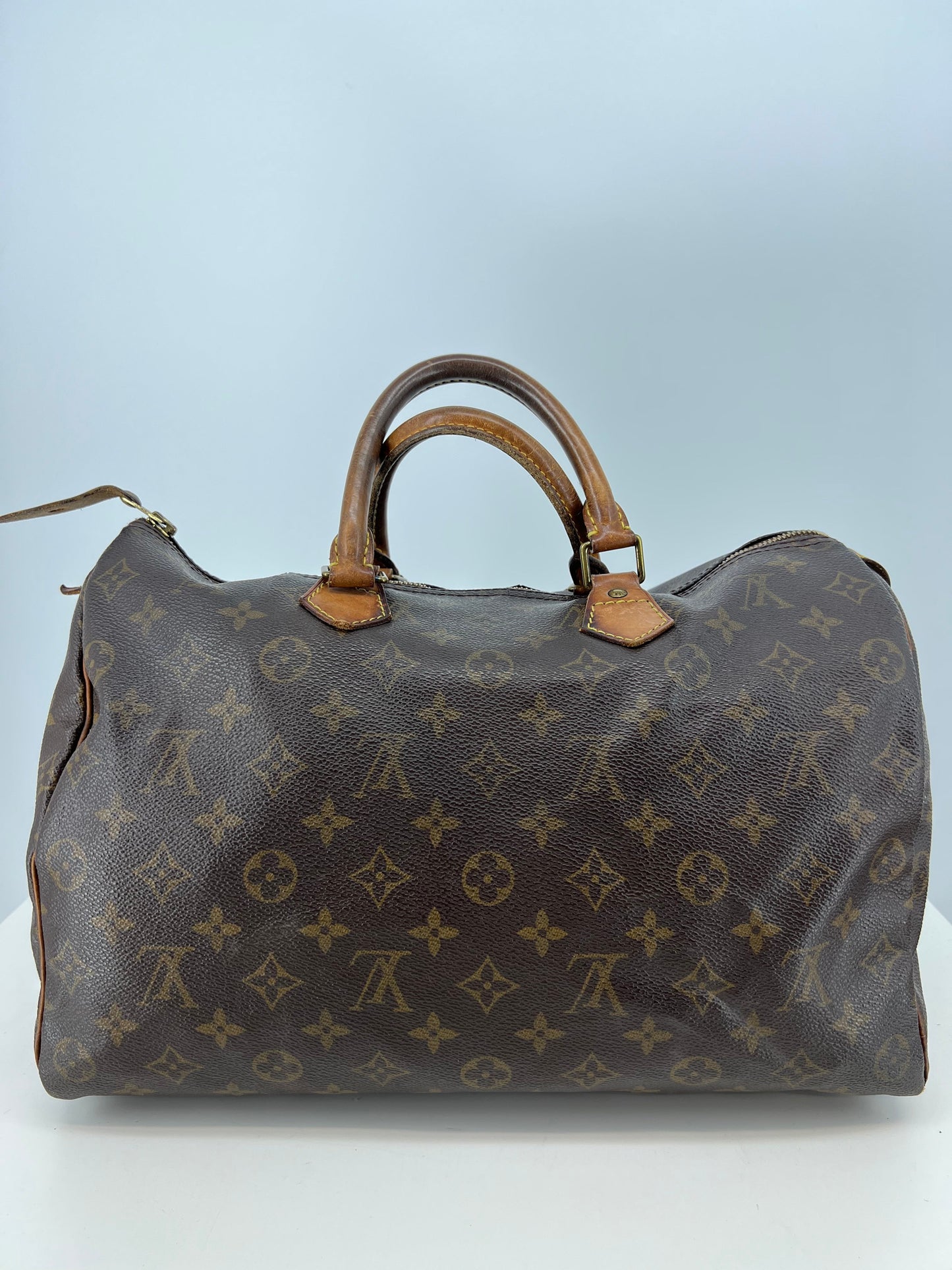 Handbag Luxury Designer By Louis Vuitton Size: Large