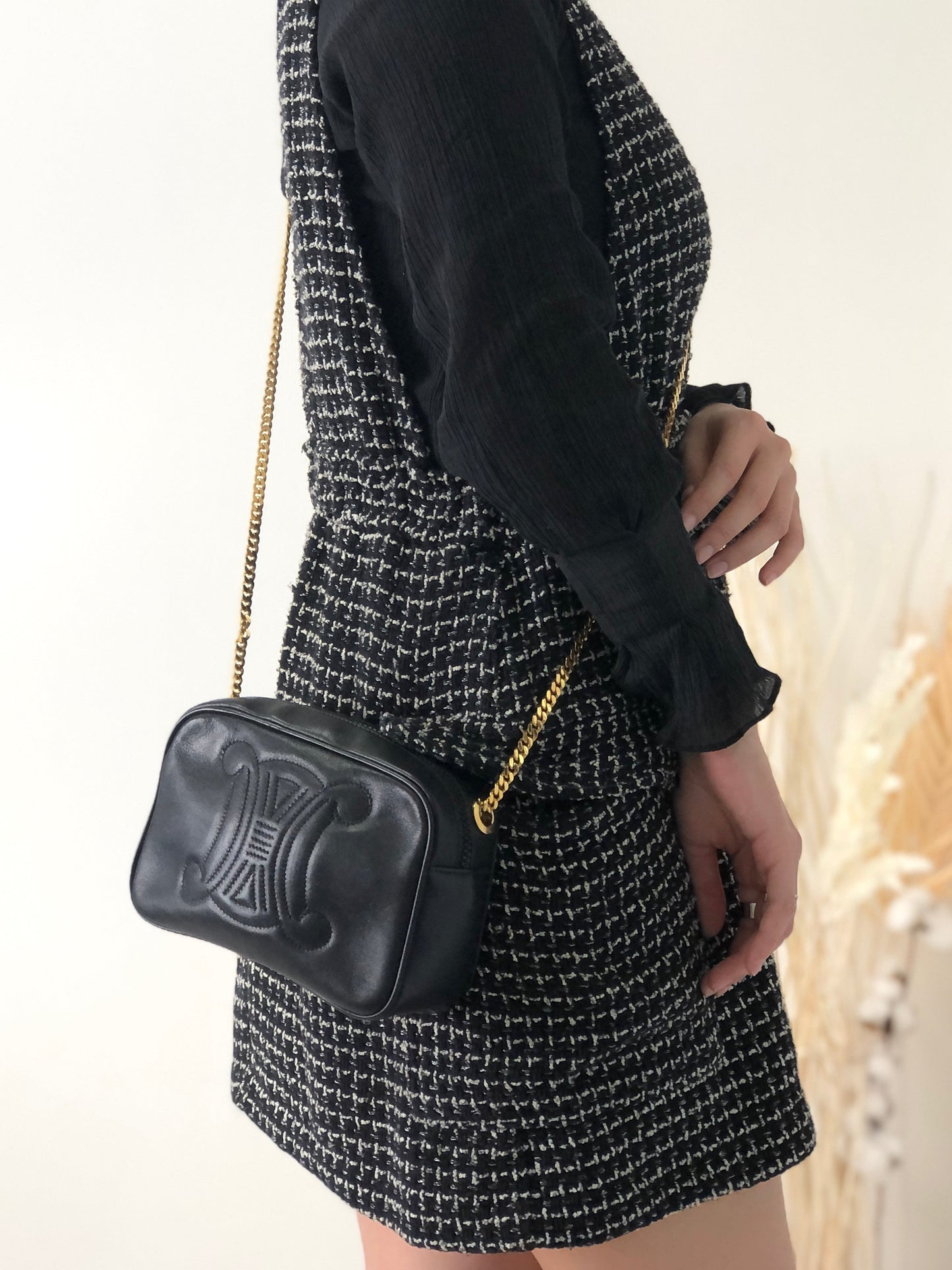CELINE Triomphe Leather Chain Shoulder bag Black jigb5w