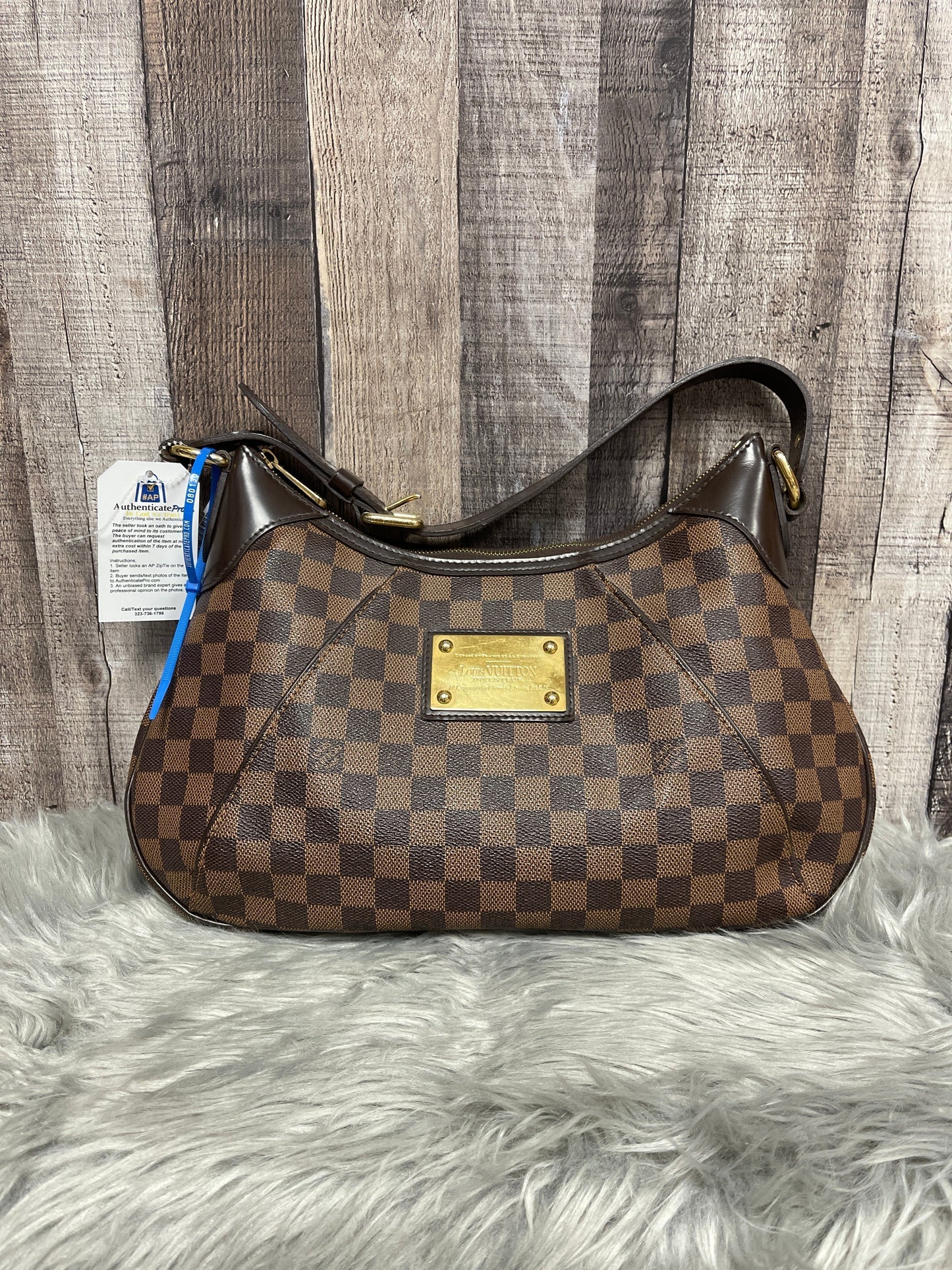 Handbag Luxury Designer By Louis Vuitton Size: Large