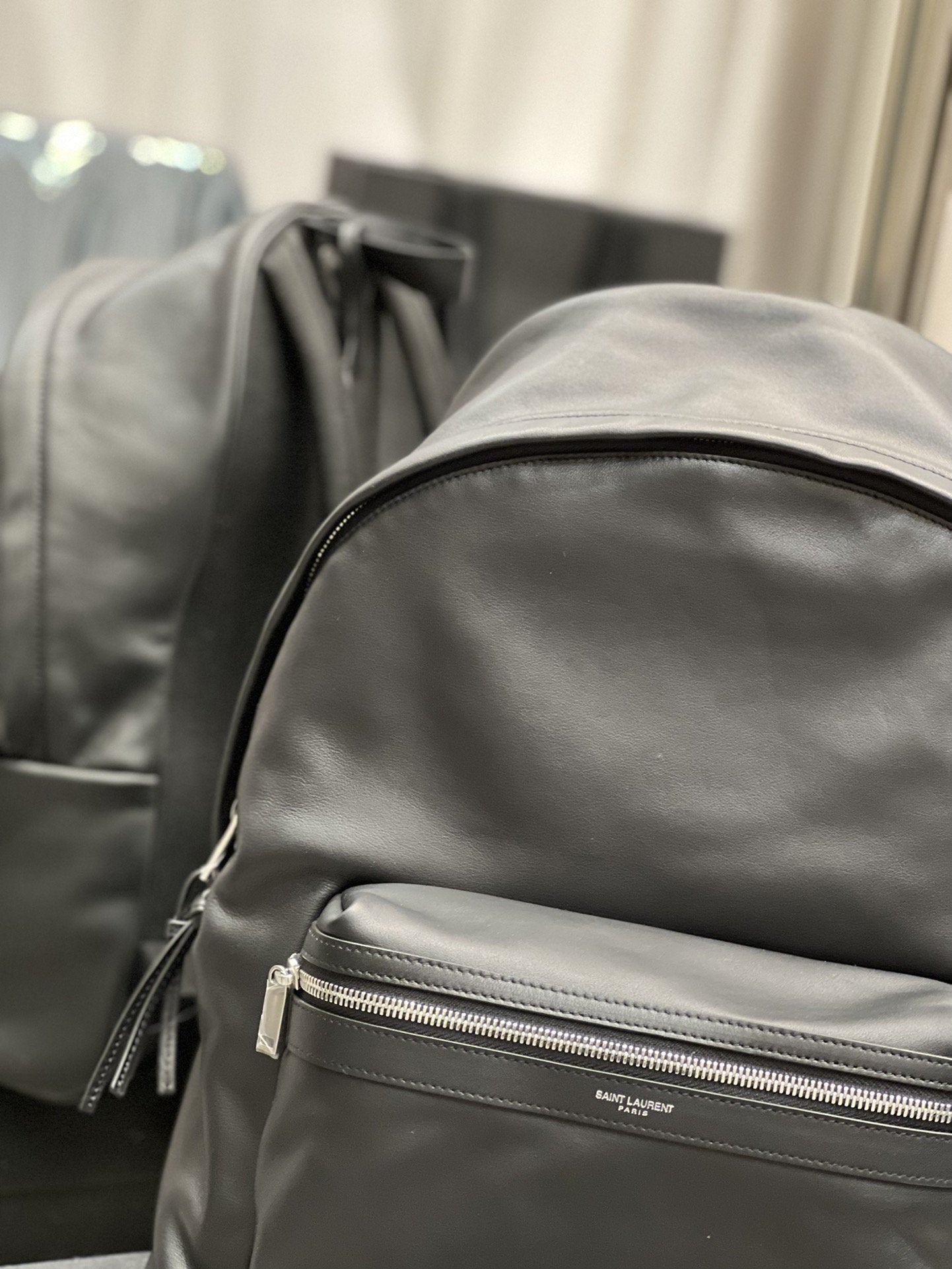 Yves Saint Laurent City Backpack Unisex / Black