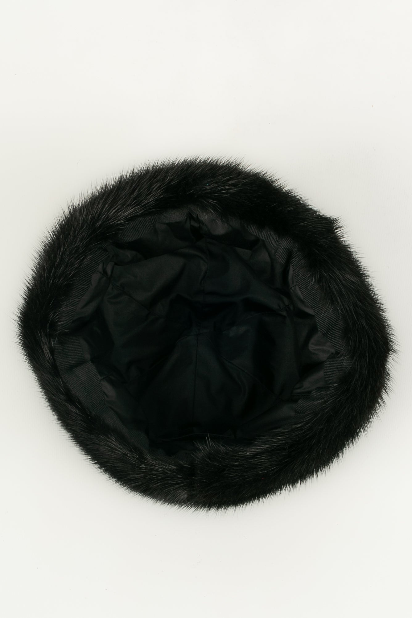 Chapeau en fourrure Prada Luxury Handbag