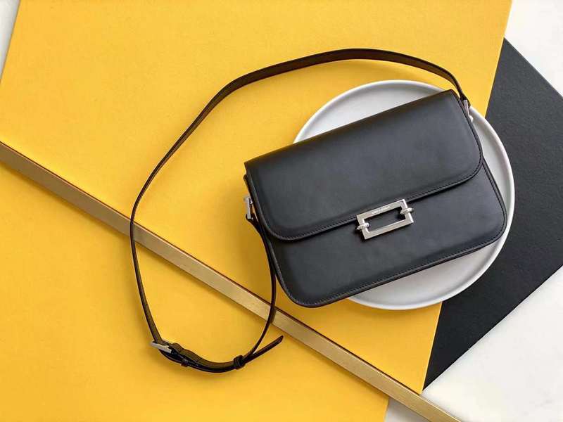 Yves Saint Laurent - Bags 