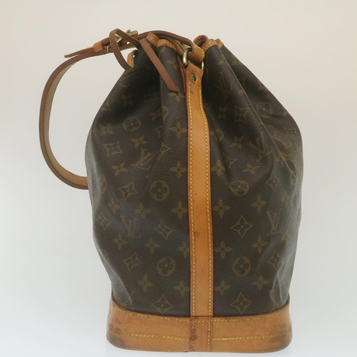 LOUIS VUITTON Monogram Noe Shoulder Bag LV Auth am2264g