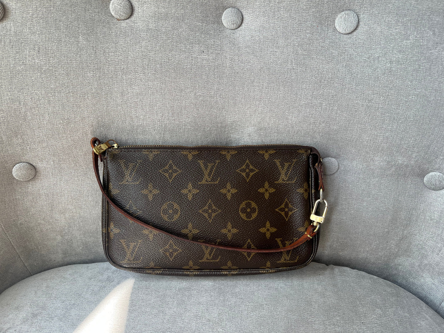 Louis Vuitton Pochette Accessoires Monogram Clutch